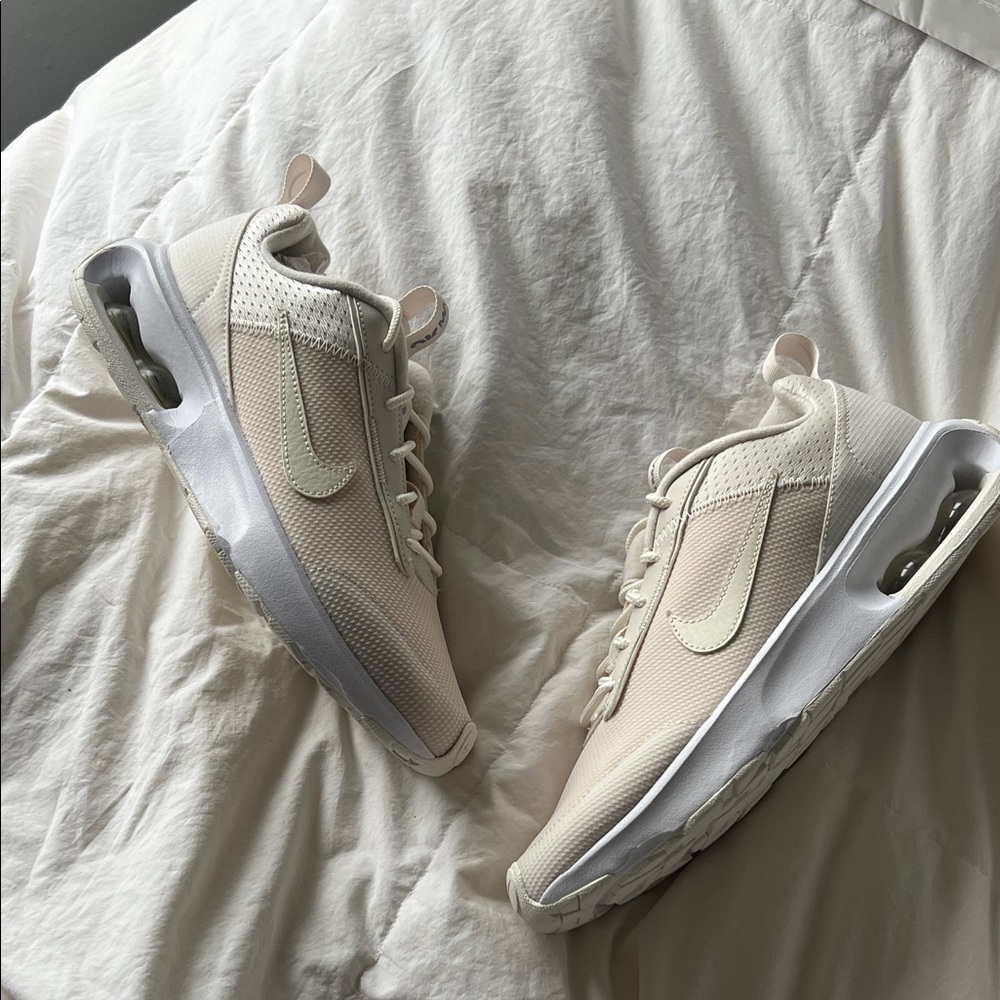 Nike INTRLK sneakers